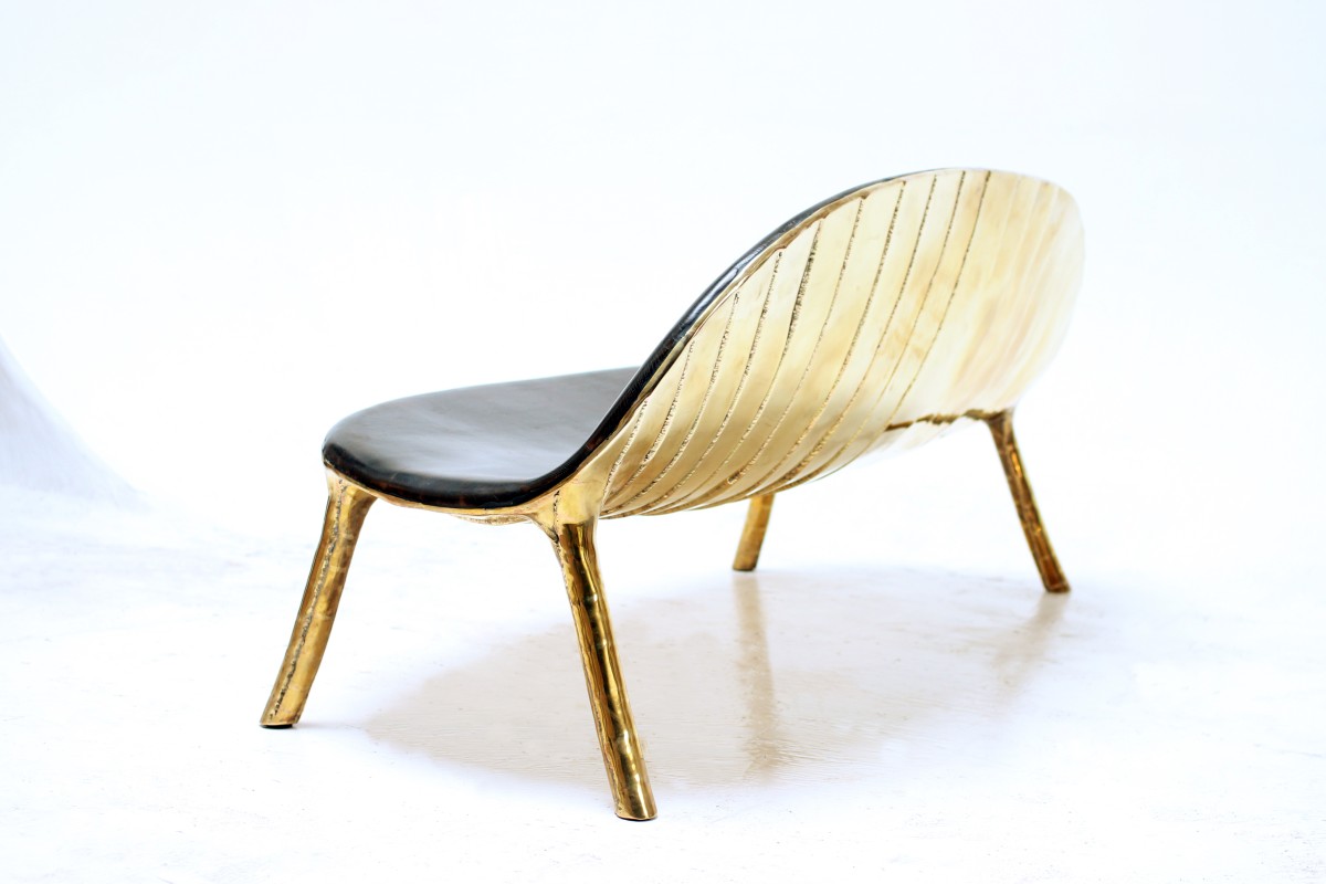 <a href=https://www.galeriegosserez.com/gosserez/artistes/loellmann-valentin.html>Valentin Loellmann </a> - Brass - Sofa